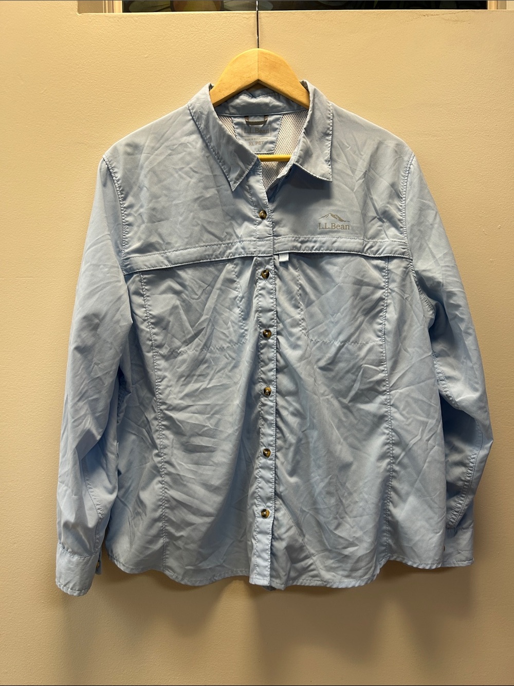 L.L. Bean Women’s Petite Pale Blue Lightweight UPF 50 Fishing Button-Up Shirt